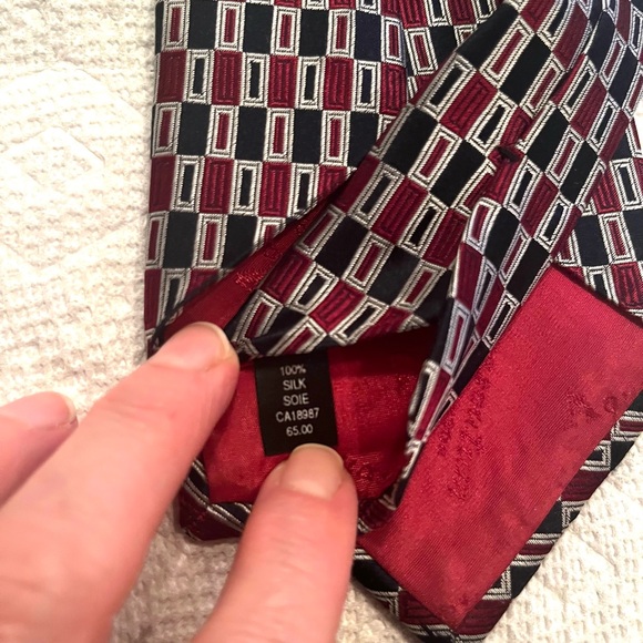 Vtg Aquascutum Of London England Tie In Burgundy And Dark Blue 100% Silk - Picture 5 of 7